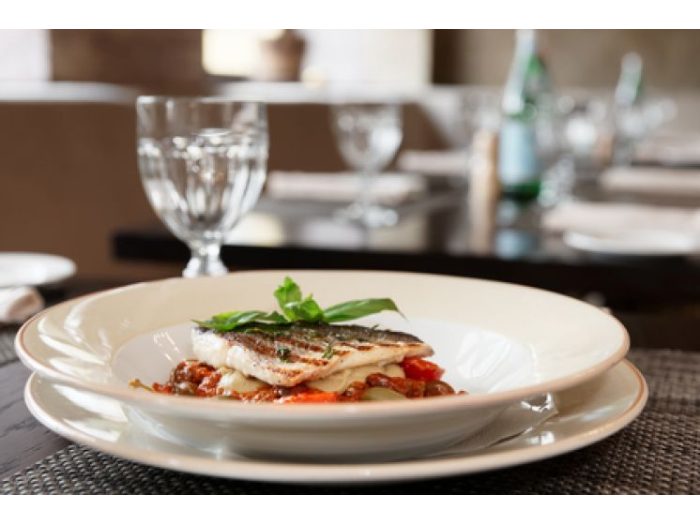 Filete de lubina al vino blanco