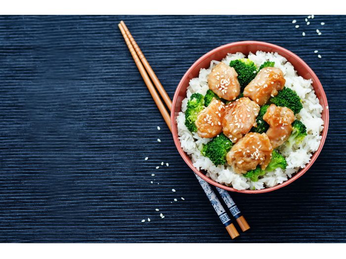Pollo con salsa teriyaki y brócoli