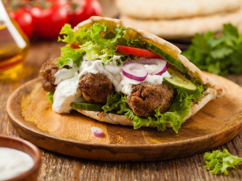 Receta de Kebab de falafel con salsa de yogur