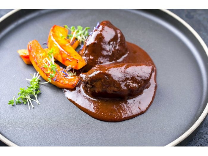 Carrilladas de ternera en salsa de vino