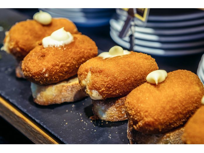Albóndigas de bacalao con mayonesa de limón