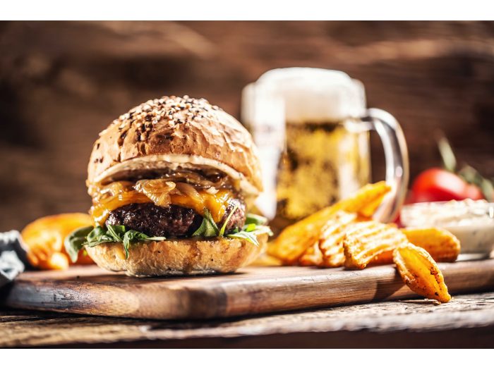 Hamburguesa de ternera y cebolla caramelizada