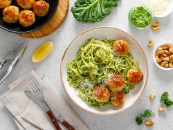 albóndiga de pollo estilo casera