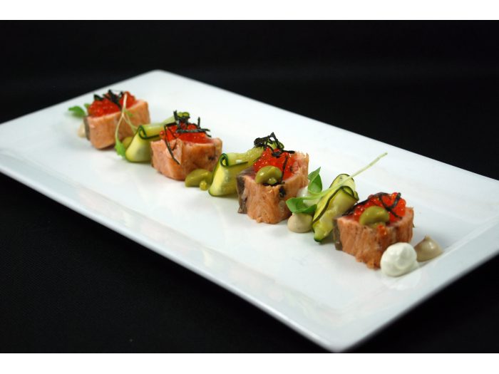 Tataki de salmón con caviar y pepino: deliciosa receta