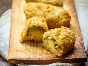 jalapeño relleno de cheddar