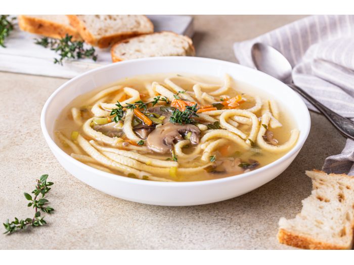 Sopa de fideos con champiñones: ¡Deliciosa!