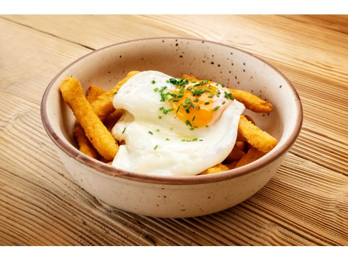 Huevos Rotos con Patatas Julienne Mccain
