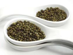 Pimienta verde en grano