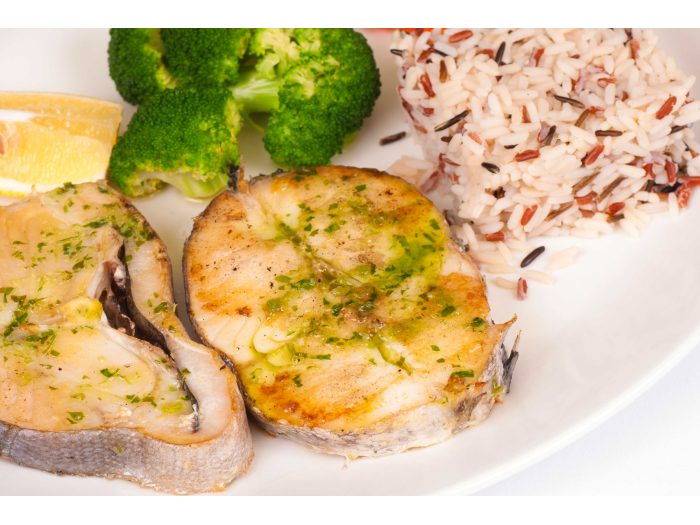 Receta de rodajas de merluza a la parrilla con arroz