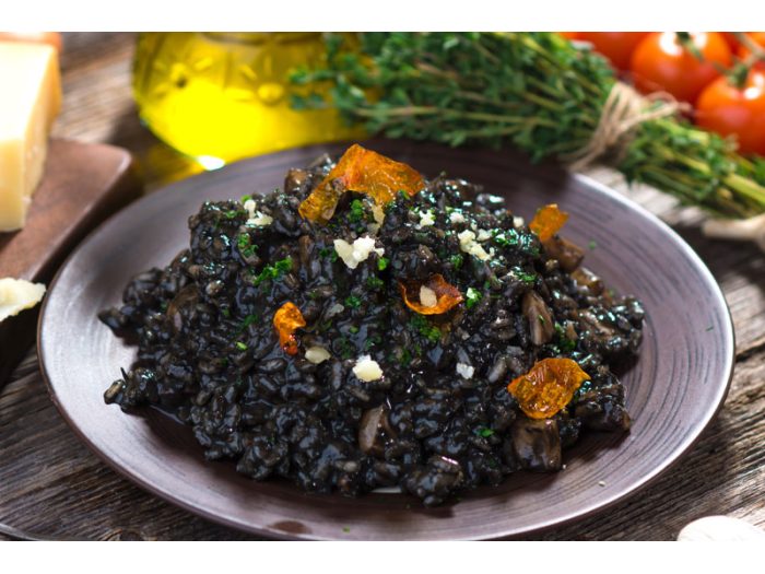 Risotto negro con pulpo