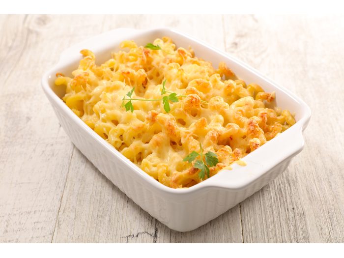 Pasta gratinada con mix de cuatro quesos rallados