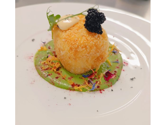 Pastel de tilapia empanada