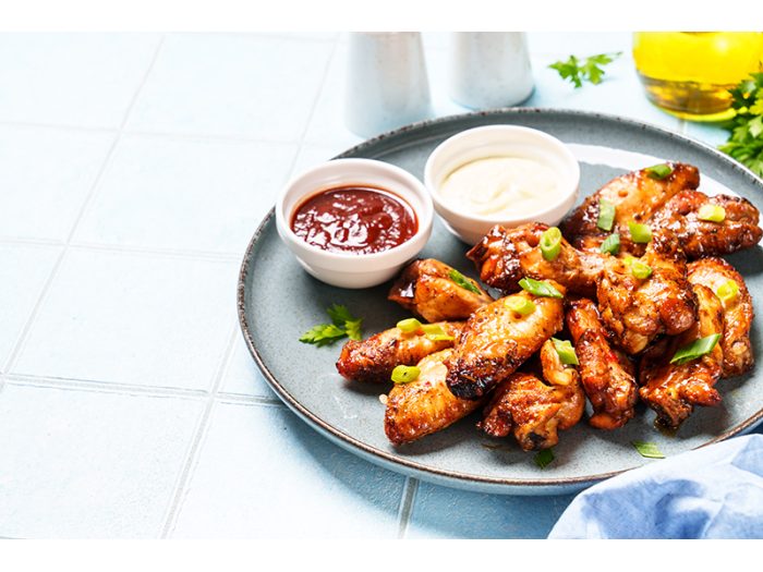 Deliciosas alitas BBQ asadas