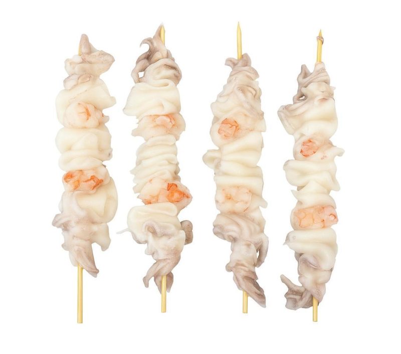BROCHETA DE CALAMAR PATAGONICO LIMPIO Y COLA DE GAMBON DESVENADA 110 G APROX.